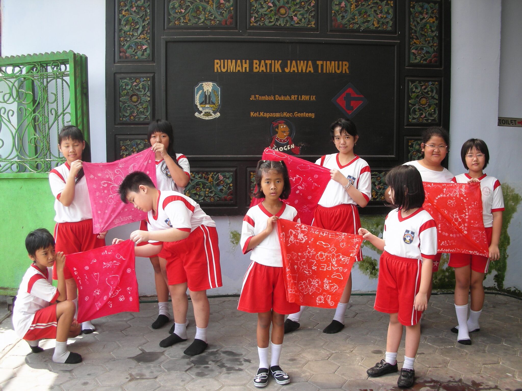 batik, rumah batik, rumah batik di surabaya, rumah batik jawa timur, dolan dolen, dolaners rumah batik di surabaya via sekolahkristenagape - Dolan Dolen