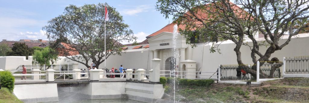 10 Tempat Horor Yogyakarta svg xml  3Csvg 20viewBox 3D 270 200 201024 20341 27 20xmlns 3D 27http 3A 2F 2Fwww - Dolan Dolen