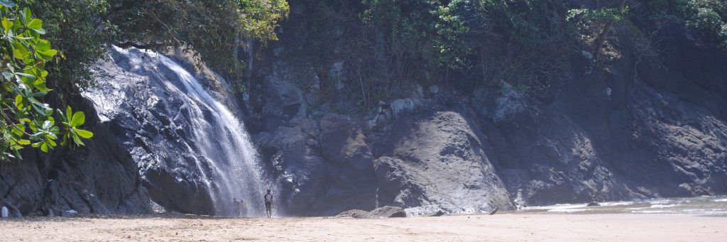 Pantai Banyu Anjlok via sejengkalarah.wordpress.com svg xml  3Csvg 20viewBox 3D 270 200 201024 20341 27 20xmlns 3D 27http 3A 2F 2Fwww - Dolan Dolen